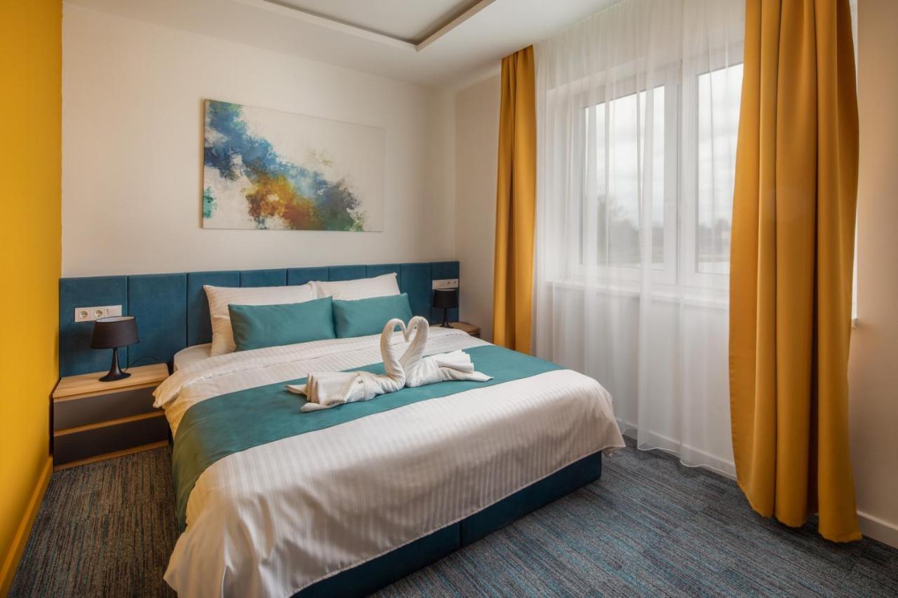 Sziget Hotel Nyiregyhaza Exterior photo