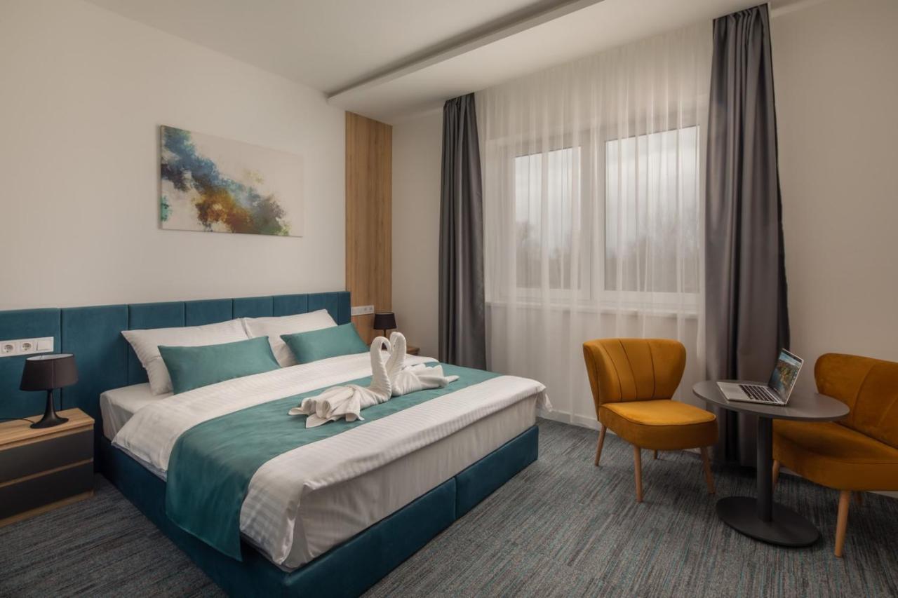 Sziget Hotel Nyiregyhaza Exterior photo