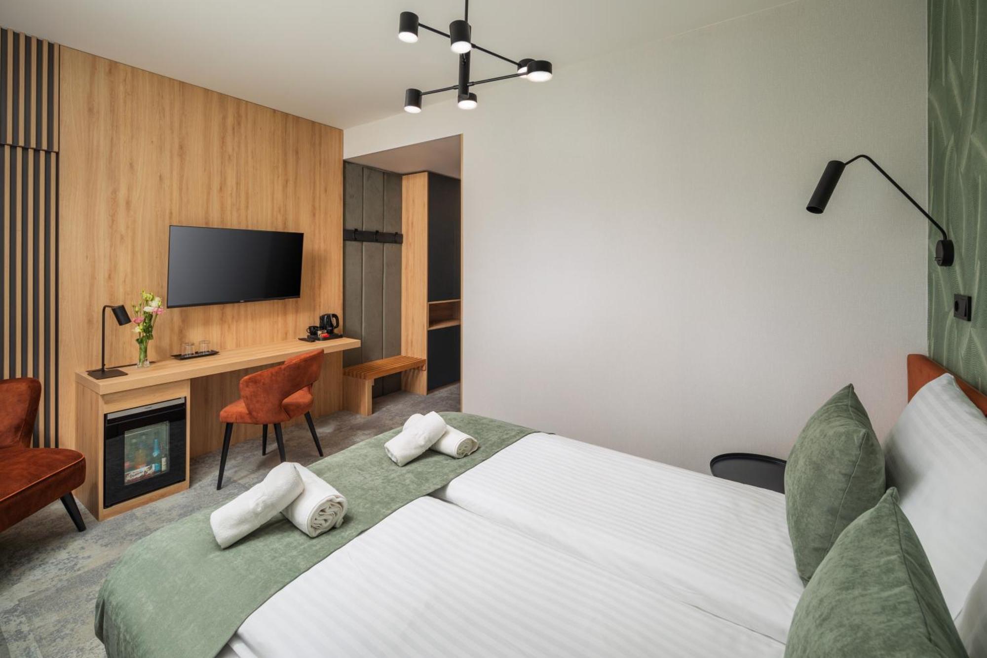Sziget Hotel Nyiregyhaza Exterior photo